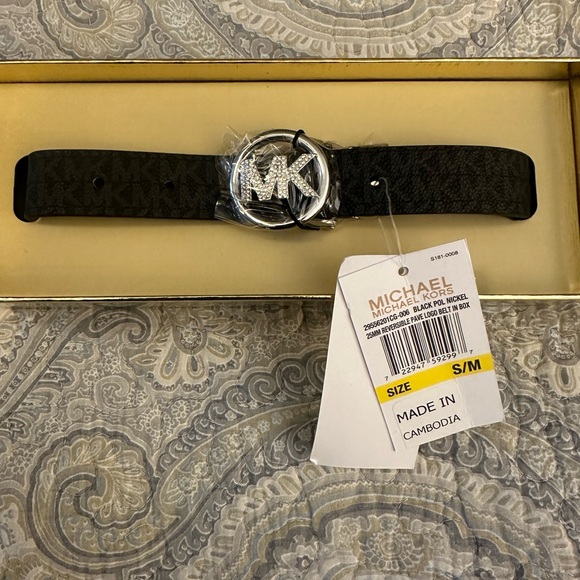 Michael Kors Accessories - NWT Michael Kors Signature Belt Size S/M